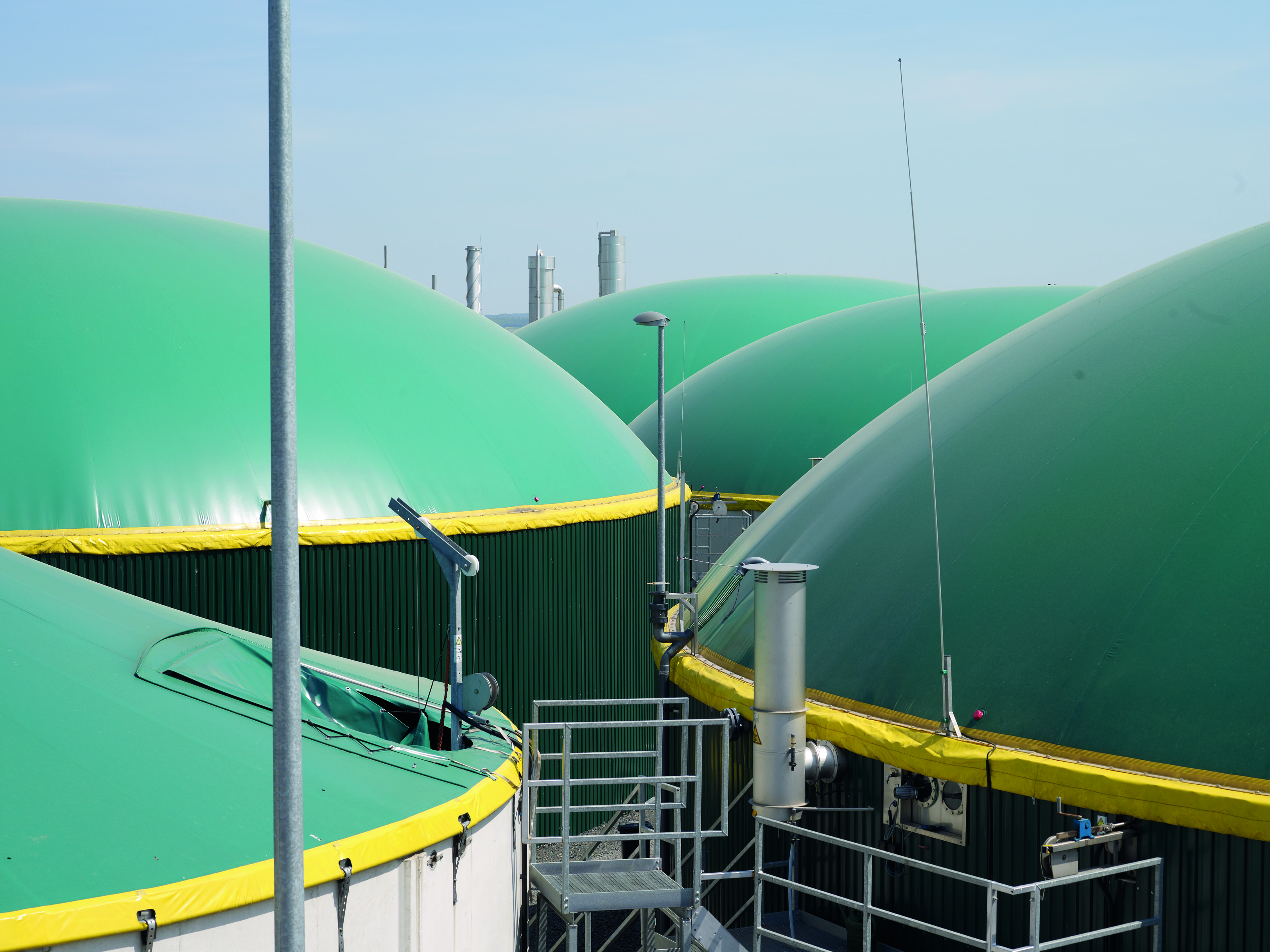 The Willingshausen biogas plant, with a plant capacity of 800 Nm³/h and an annual production of 9.1 million Nm³ of biogas and 3.5 million Nm³ of biomethane © ÖKOBIT GmbH