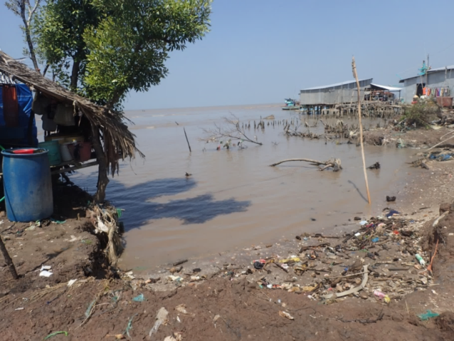 Buildings in the Mekong Delta endangered by coastal erosion. © KIT, Wendy Gonzalez